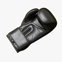 Boxing glove inner padding detail - Sunna Fightwear premium foam cushioning for hand protection and comfort
